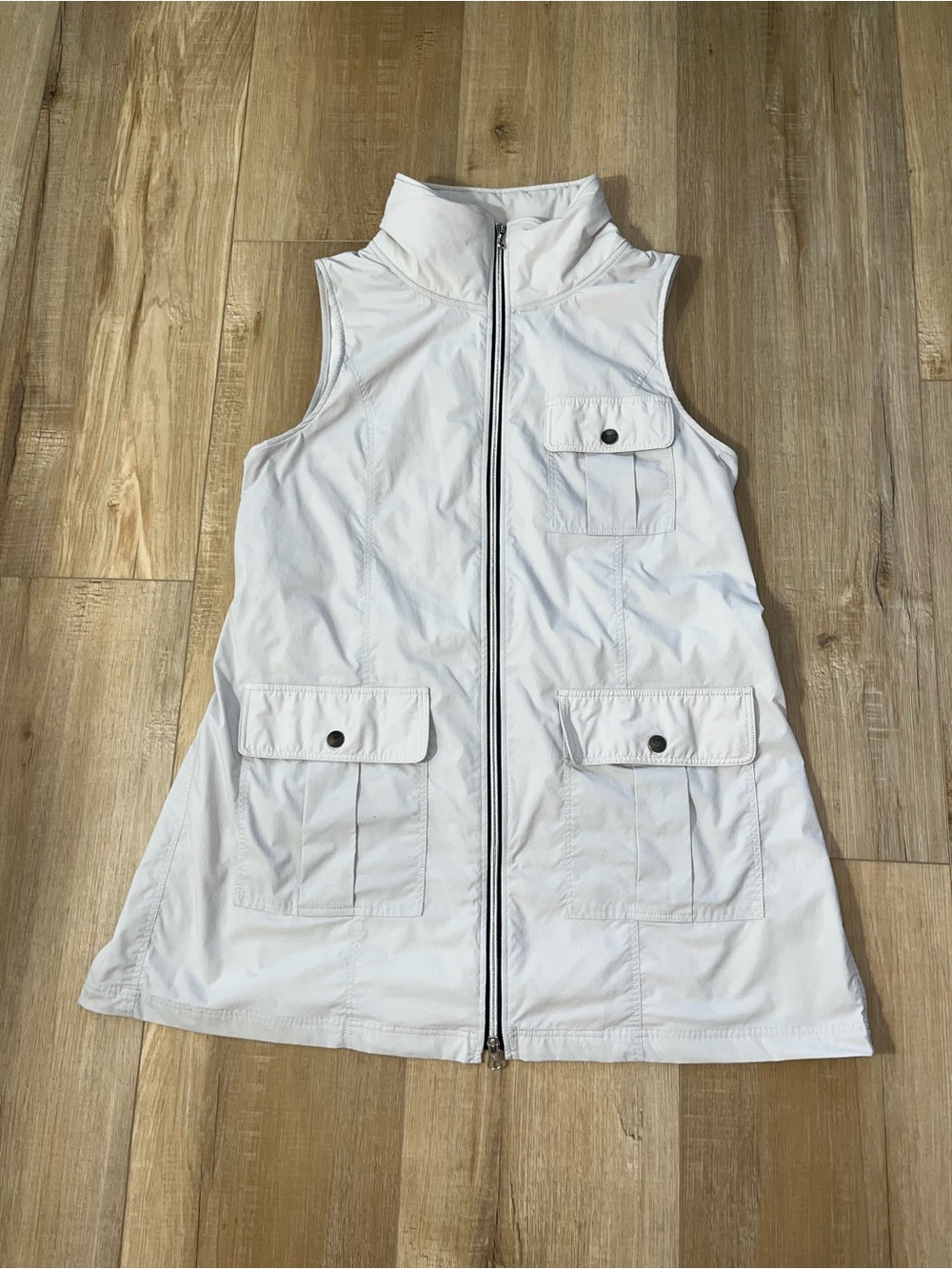 Anatomie Women’s Light Gray Full Zip Flap Pockets Travel Vest Size Medium